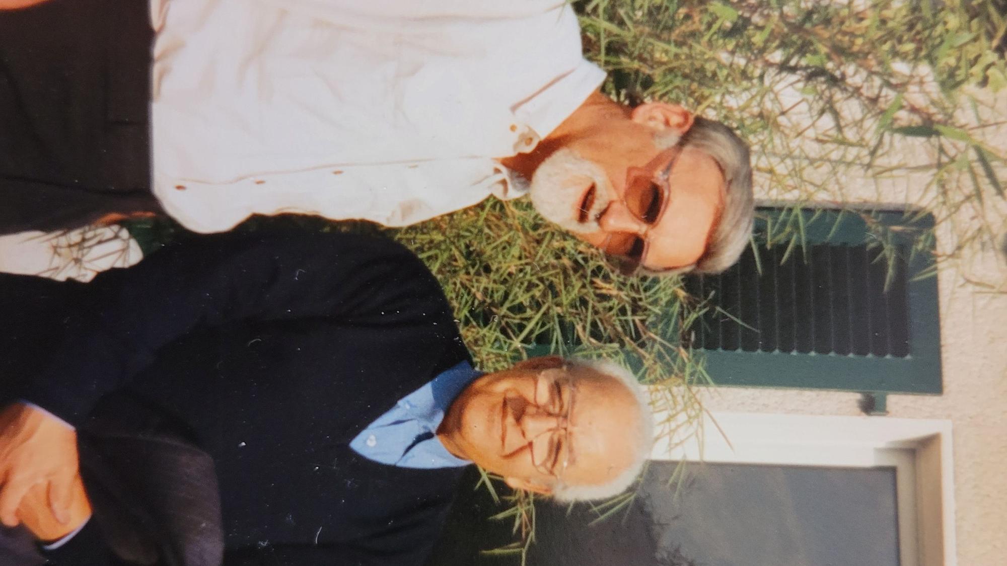 Das Foto zeigt Wolfgang Heuwinkel und Nja Mahdaoui.