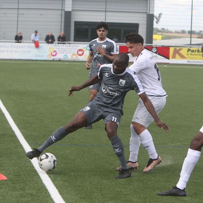 HFV-Trainer Benjamin Krayer traut Zugang Asonganyi Defang (am Ball) „locker 13, 14 Saisontore“ zu.