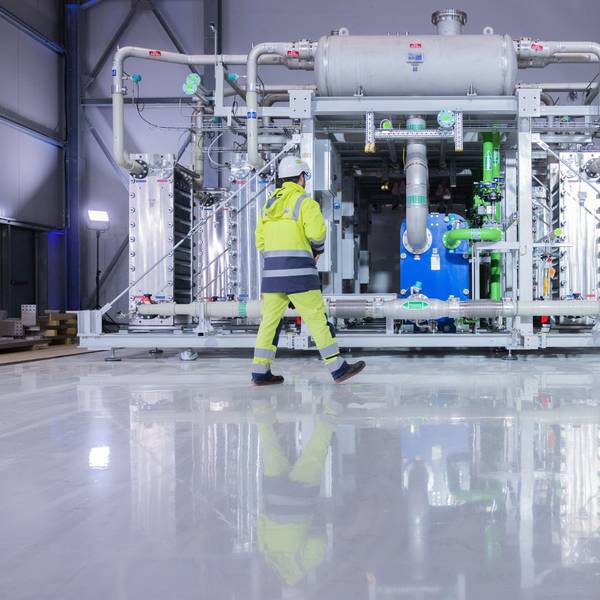 Oberhausen: Blick auf den Elektrolyseur für die Herstellung von grünem Wasserstoff bei Air Liquide. Erneuerbare Gase wie klimaneutral hergestellter Wasserstoff oder Biomethan spielen nach Ansicht der Gaswirtschaft im künftigen Energiesystem eine unverzichtbare Rolle.
