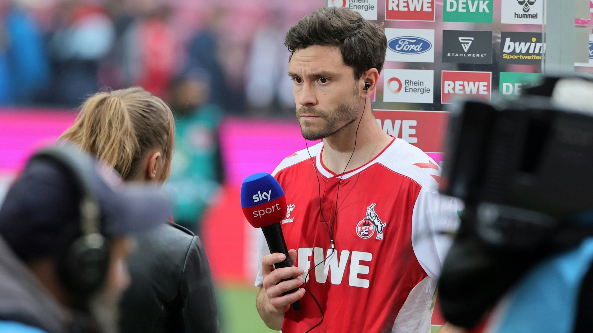 Jonas Hector am Sky-Mikrofon (Symbolbild)