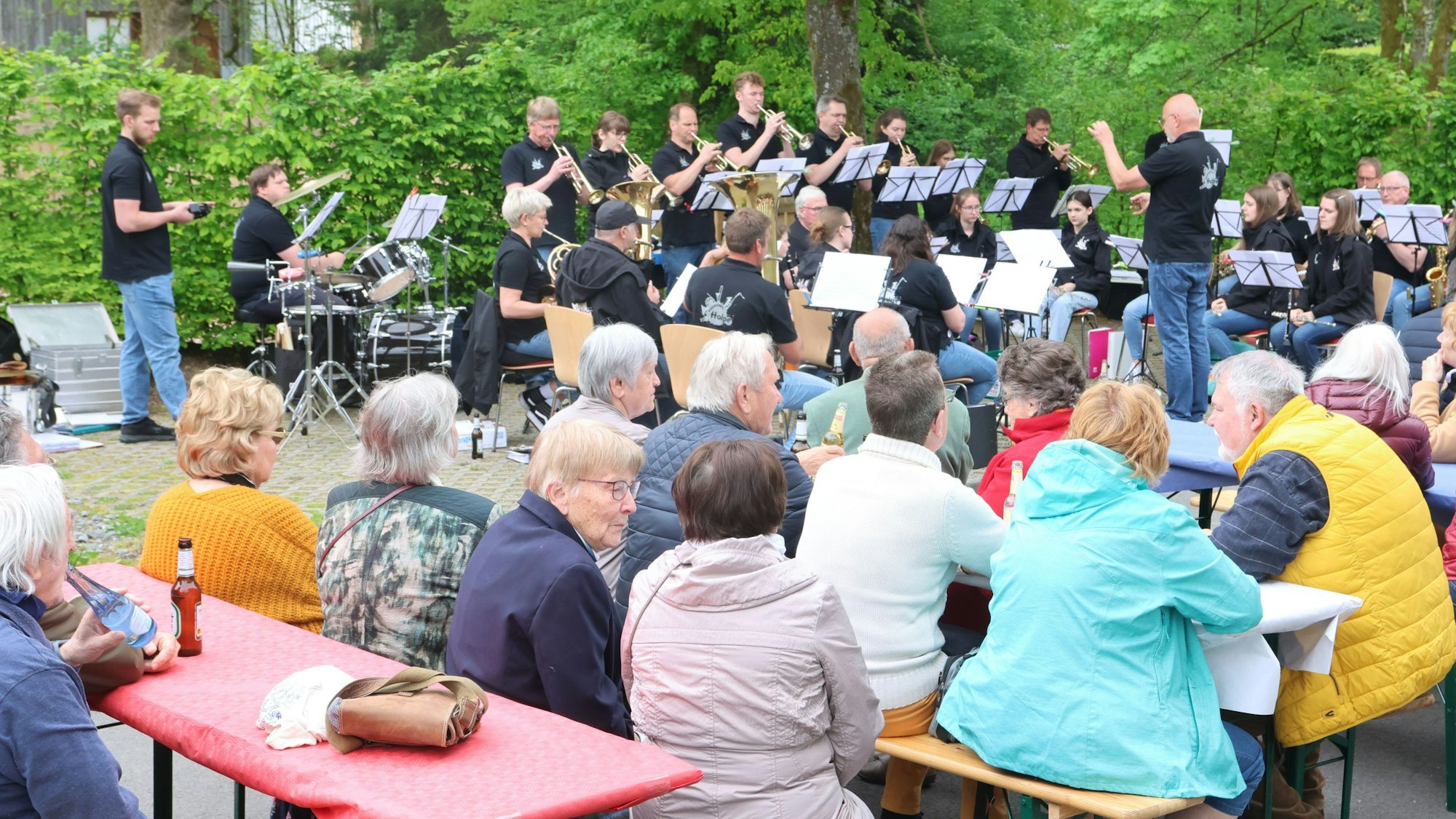 Szene vom Platzkonzert.