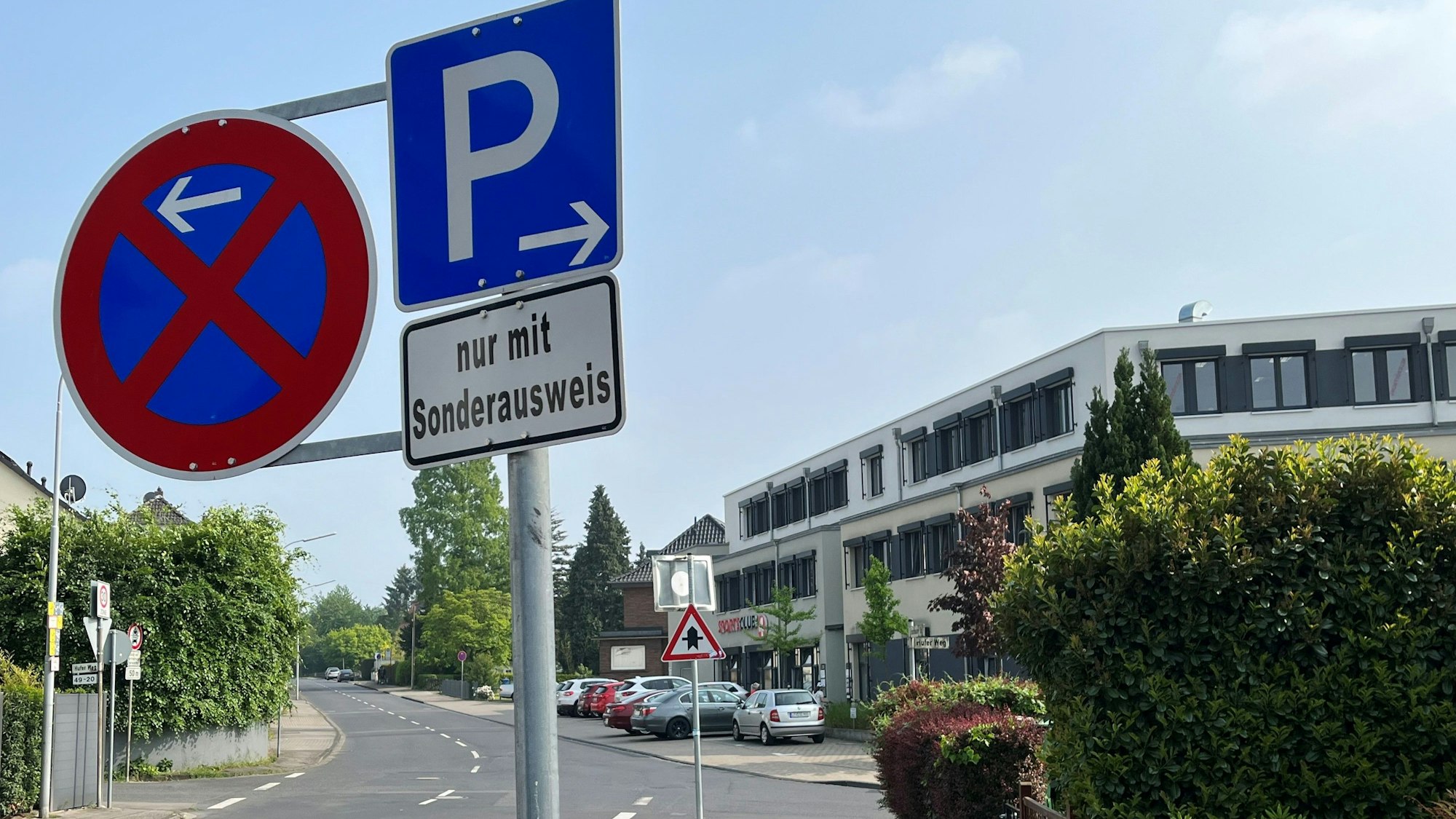 Das Sonderparkrecht in der Bruchhauser Straße in Lützenkirchen sorgt für Ärger.