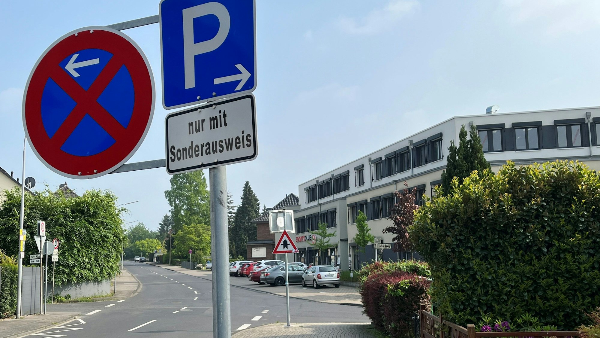 Das Sonderparkrecht in der Bruchhauser Straße in Lützenkirchen sorgt für Ärger.