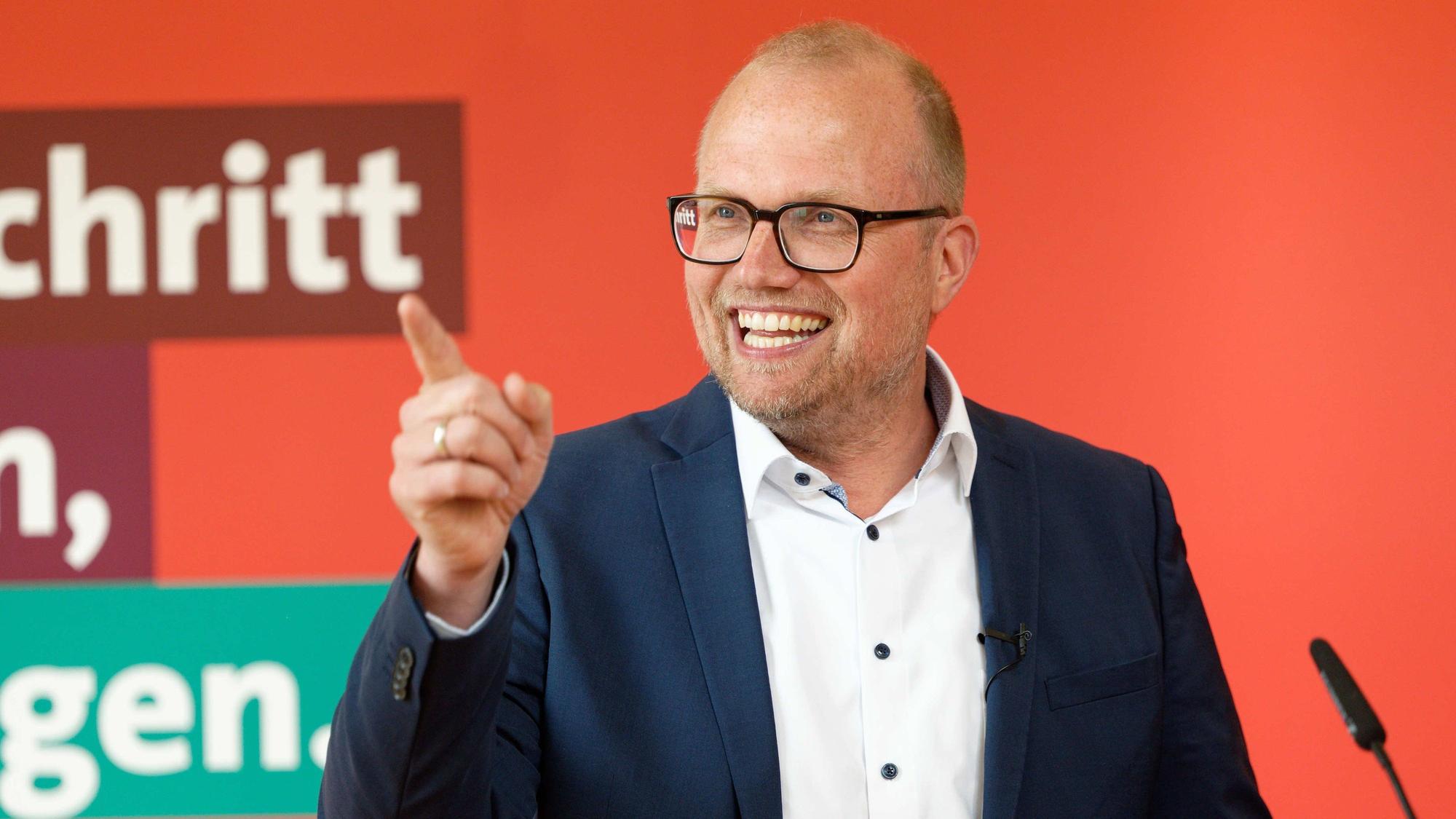 23.05.2023, Nordrhein-Westfalen, Düsseldorf: Jochen Ott, neuer Fraktionsvorsitzender der Nordrhein-Westfälischen SPD, spricht nach seiner Wahl bei einer Pressekonferenz. Foto: Henning Kaiser/dpa +++ dpa-Bildfunk +++