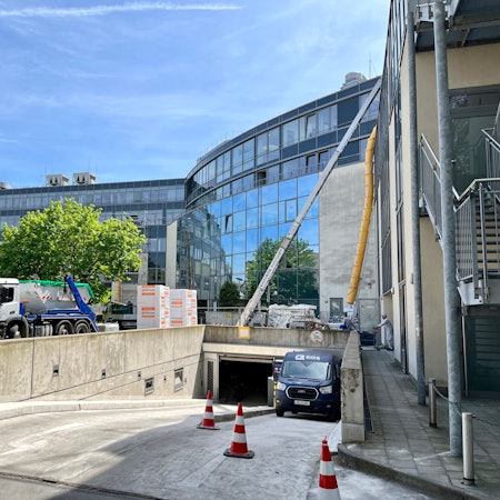 Das Gesundheitshaus am Wiesdorfer Ludwig-Erhard-Platz von hinten