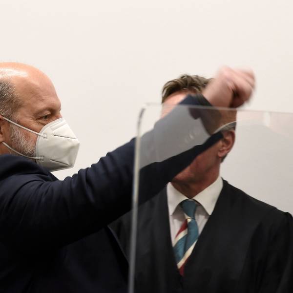 Das Bildzeigt Thomas Drach beim Beginn des Hauptverfahrens vor der großen Strafkammer am Landgericht Köln im Februar 2022.
