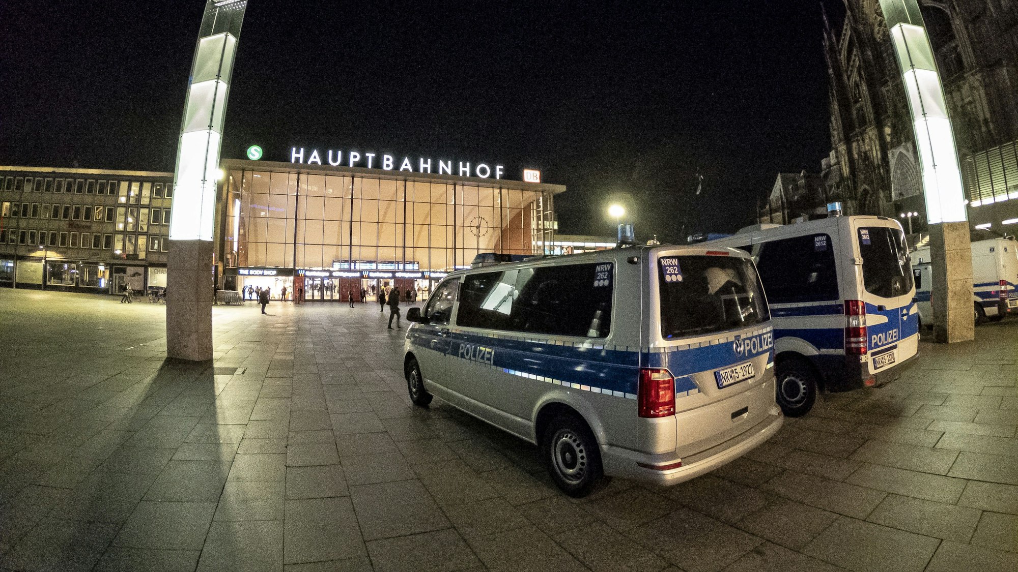 Auf dem Kölner Bahnhofsvorplatz hatte der Angeklagte eine Frau begrapscht. (Symbolbild)