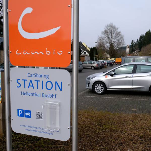 Eine Carsharing-Station des Dienstleisters Cambio Rheinland ist auch in Hellenthal.
