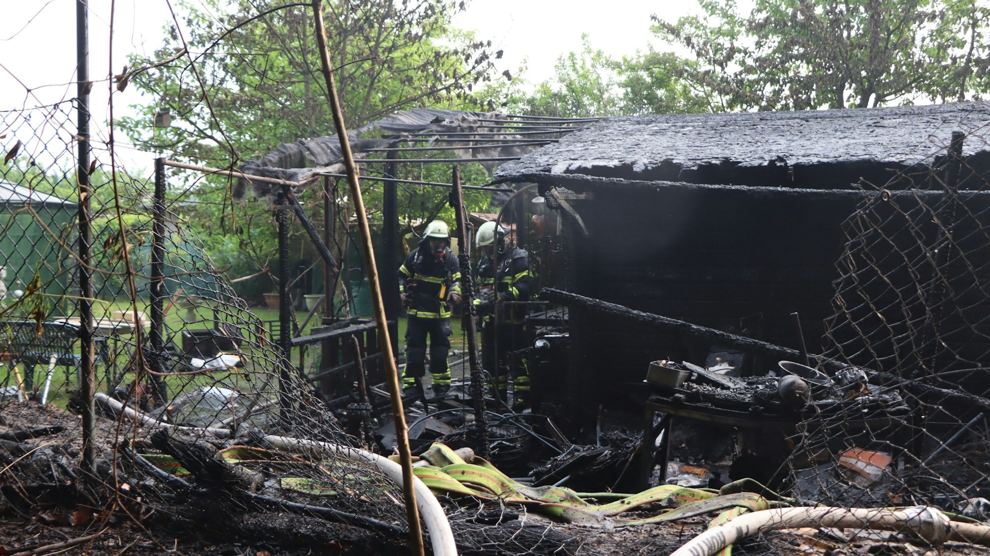 Feuer in Gartenhaus in Hürth