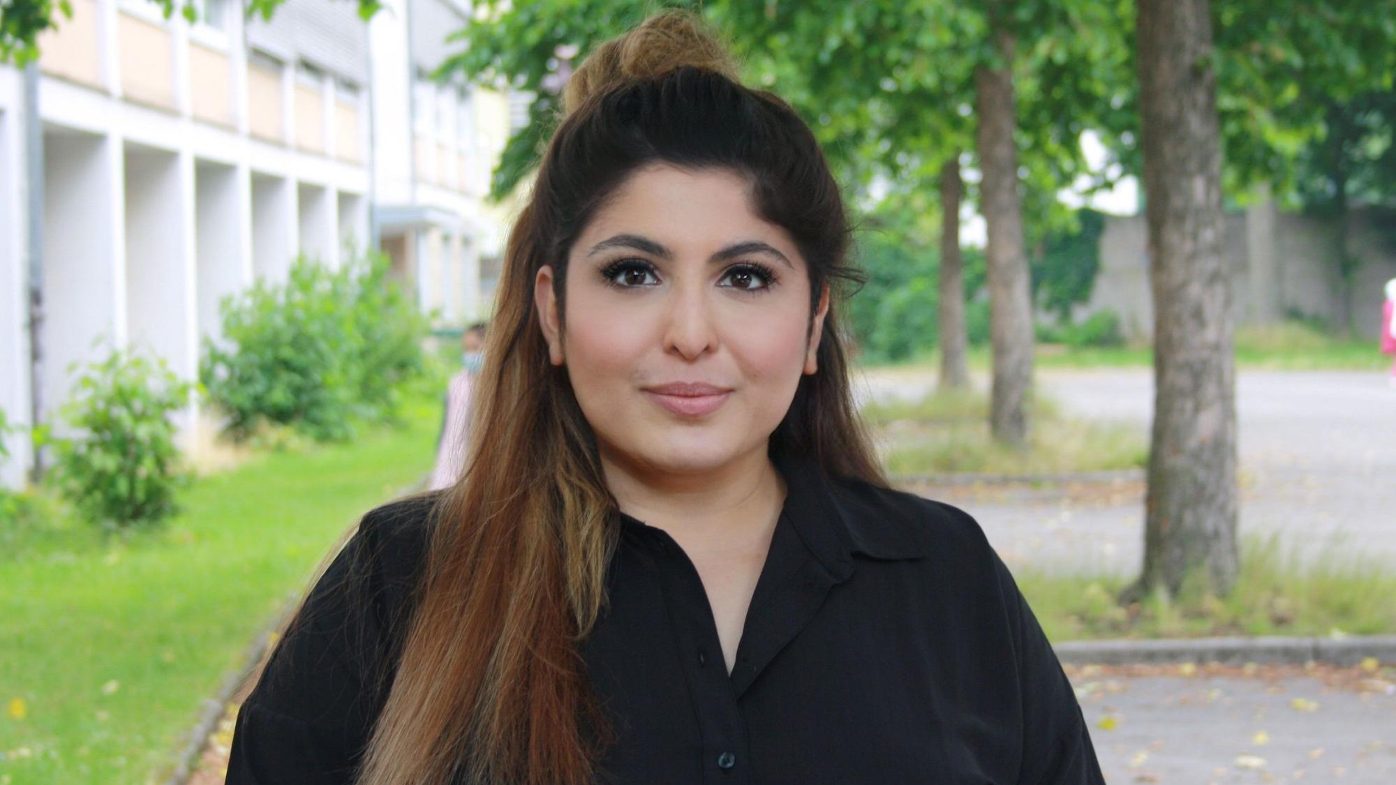 Porträtfoto der von der Polizeihochschule entlassenen Lehrerin Bahar Aslan