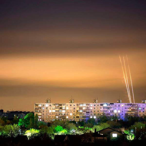 Raketen starten aus der russischen Region Belgorod. Am Montag sind russische Freiwilligen-Verbände in die Grenzregion vorgedrungen. (Archivbild)