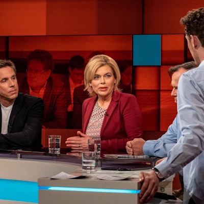 Der Journalist Markus Feldenkirchen (l.), CDU-Politikerin Julia Klöckner und Moderator Louis Klamroth (r.)