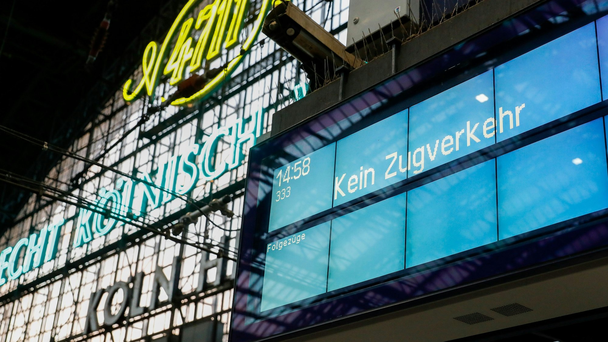27.03.2023, Köln: Warnstreik in Köln.
Ver.di hat alle Beschäftigten im öffentlichen Dienst zum Warnstreik aufgerufen.
Im Bild der Kölner Hauptbahnhof.
Foto: Michael Bause