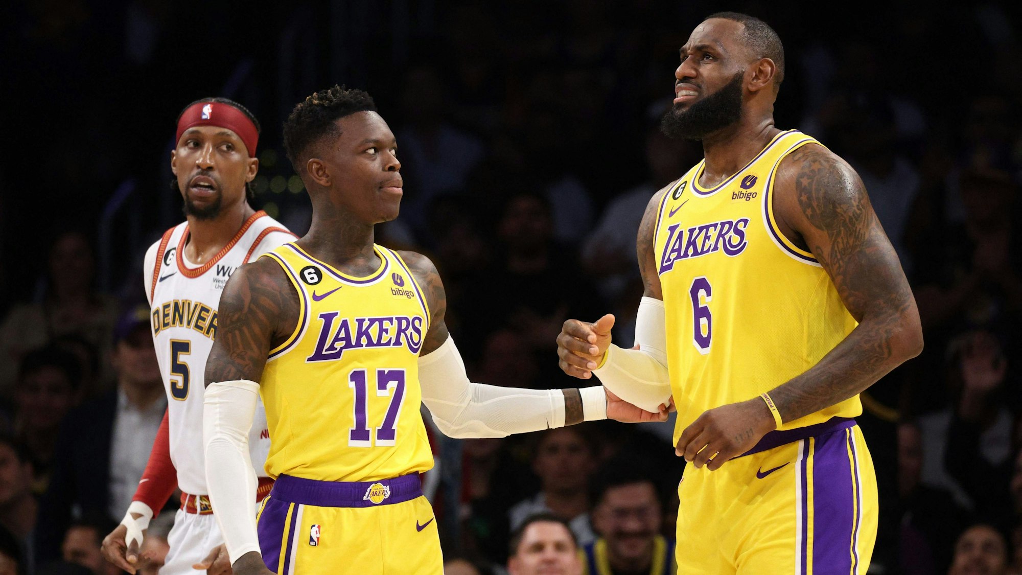 Dennis Schroder #17 und LeBron James #6 von den Los Angeles Lakers