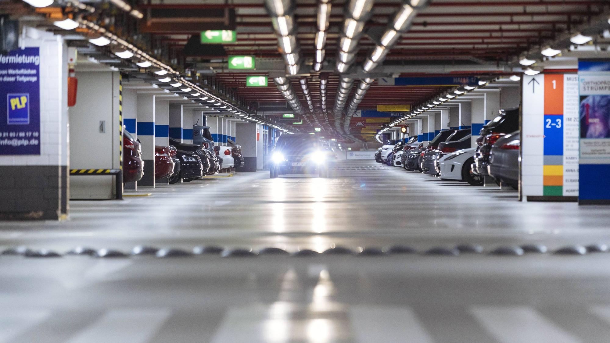 Europas längste Tiefgarage liegt unter dem Kölner Rheinauhafen.