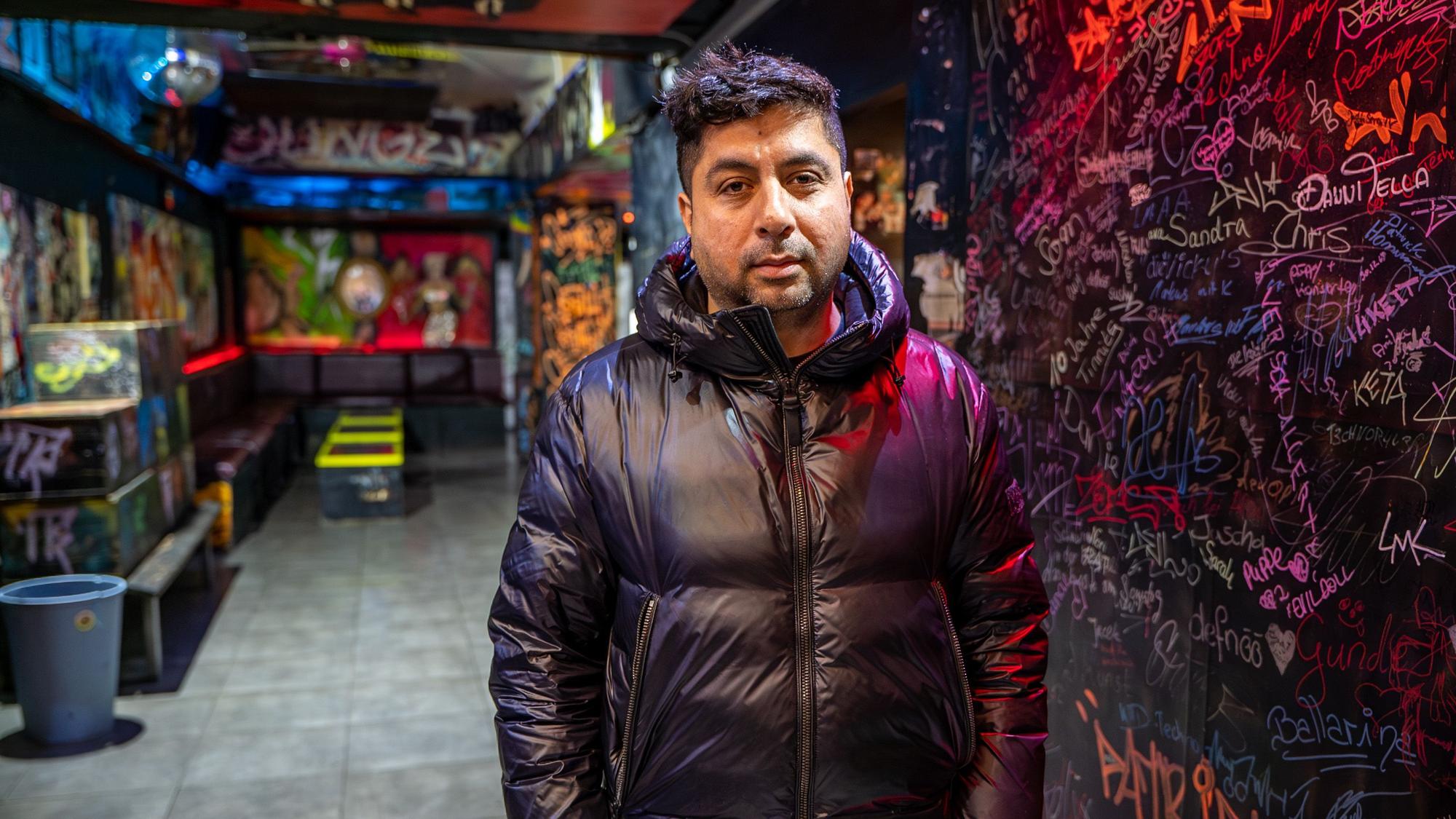 Schappur Sareh betreibt die Red Cat Lounge auf der Luxemburger Straße.