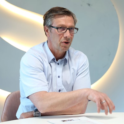 08.05.2023
Köln
Amateurfußball: Interview mit FVM-Präsident Christos Katzidis über die Lage der Amateurvereine im Verband, die Folgen von Corona sowie die Probleme der Schiedsrichter und der Ehrenätmler.
Foto: Martina Goyert