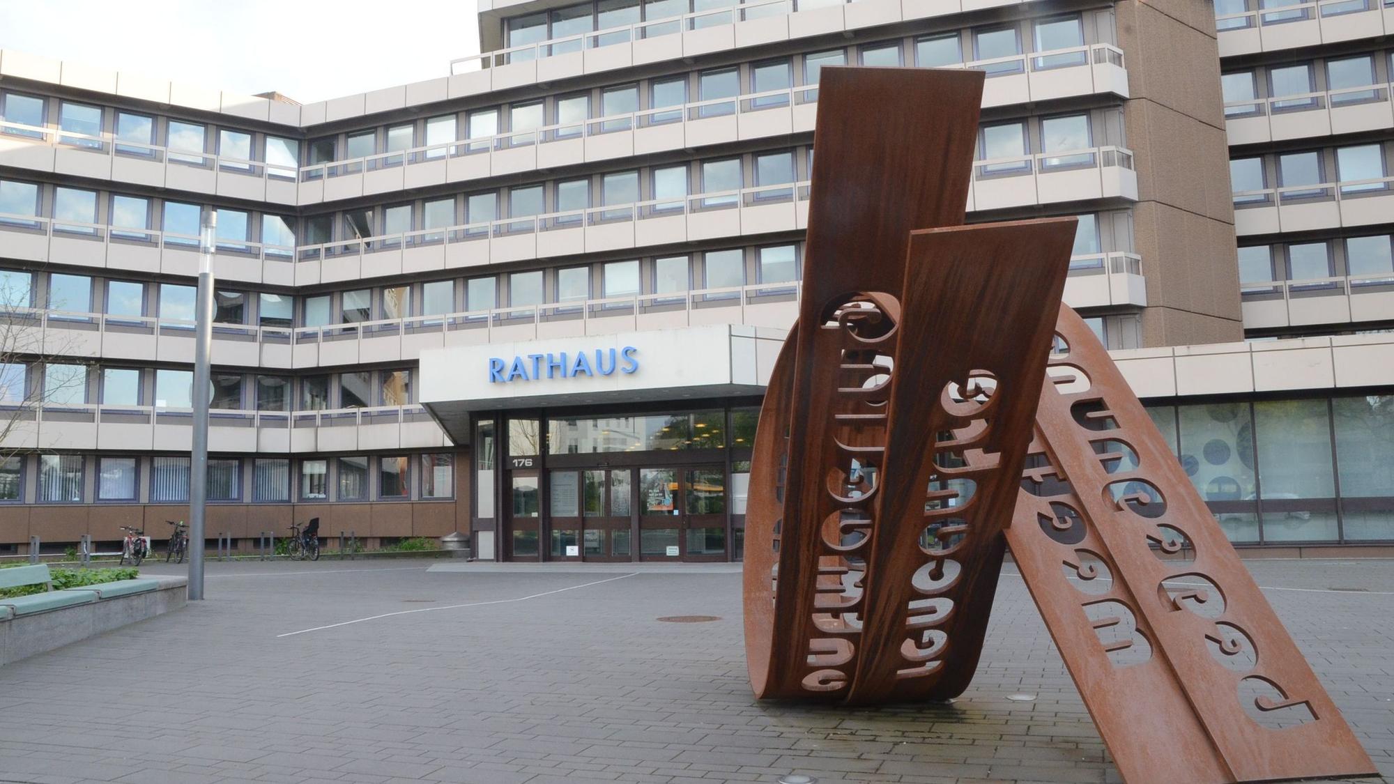 Kritik an der im Haushaltsentwurf vorgesehenen Gewerbesteuererhöhung üben SPD und Grüne in Troisdorf.