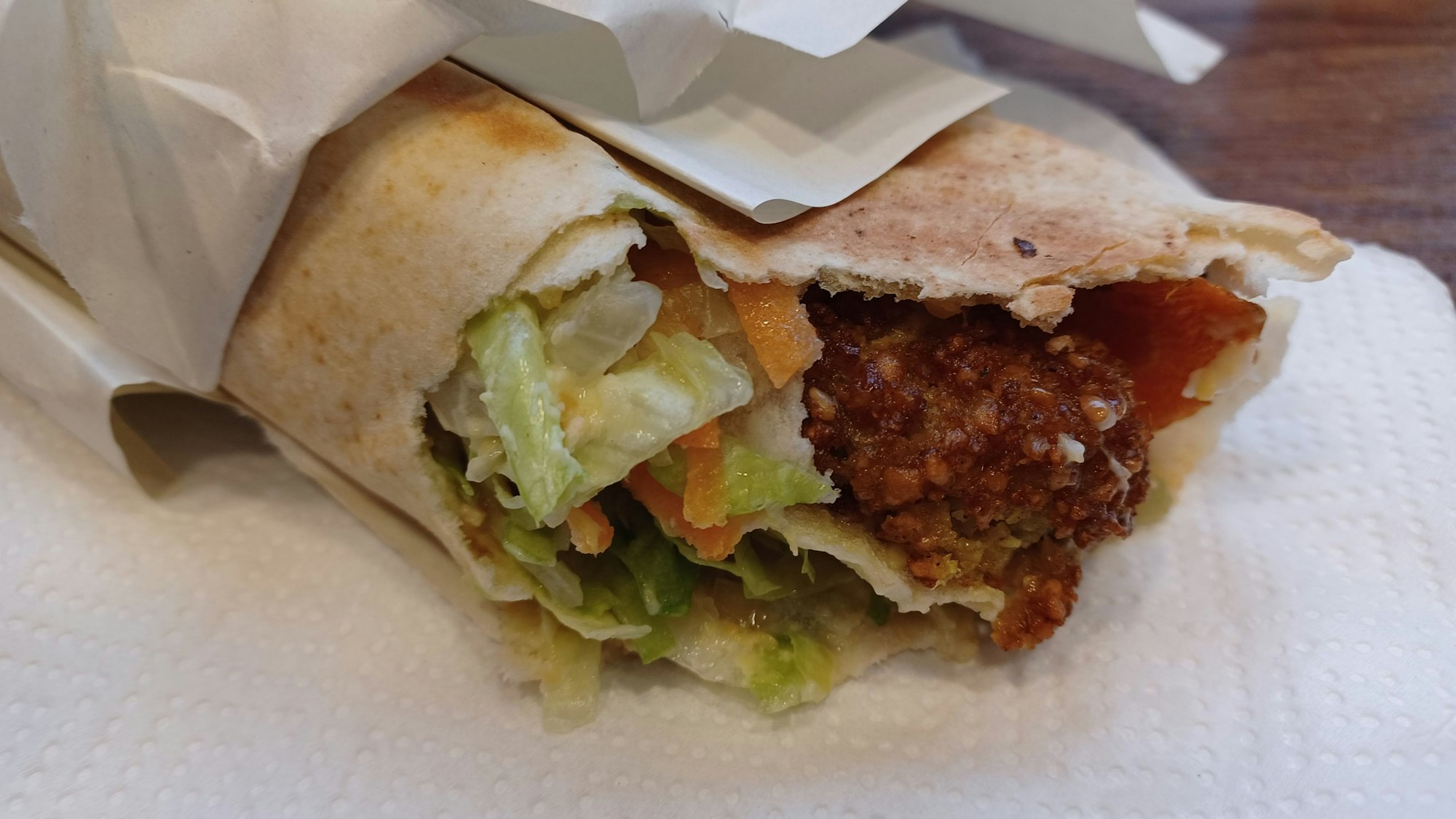 Falafeltasche bei Dunya Imbiss