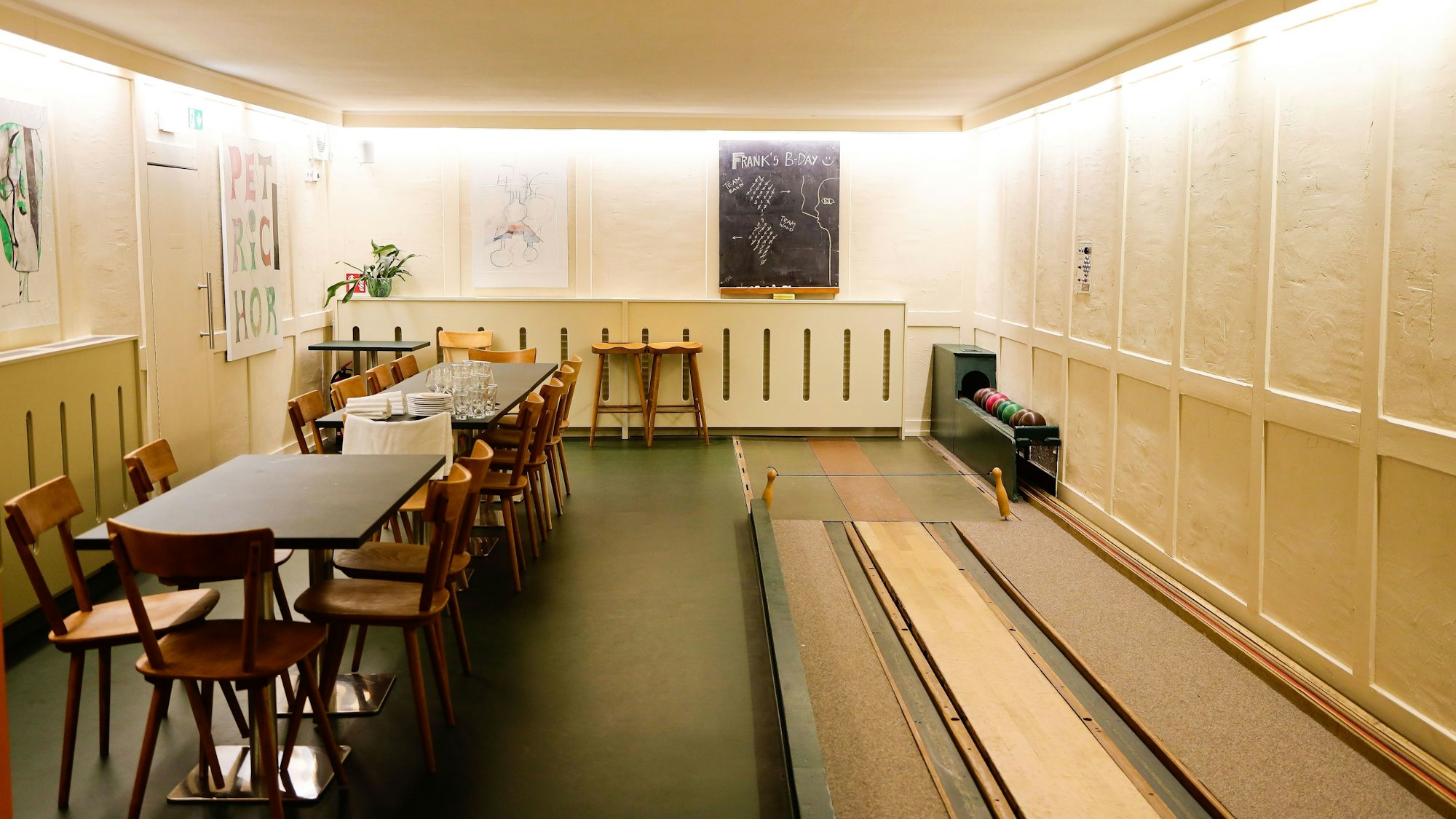 Kegelbahn in der „Frohnatur Weinstube“