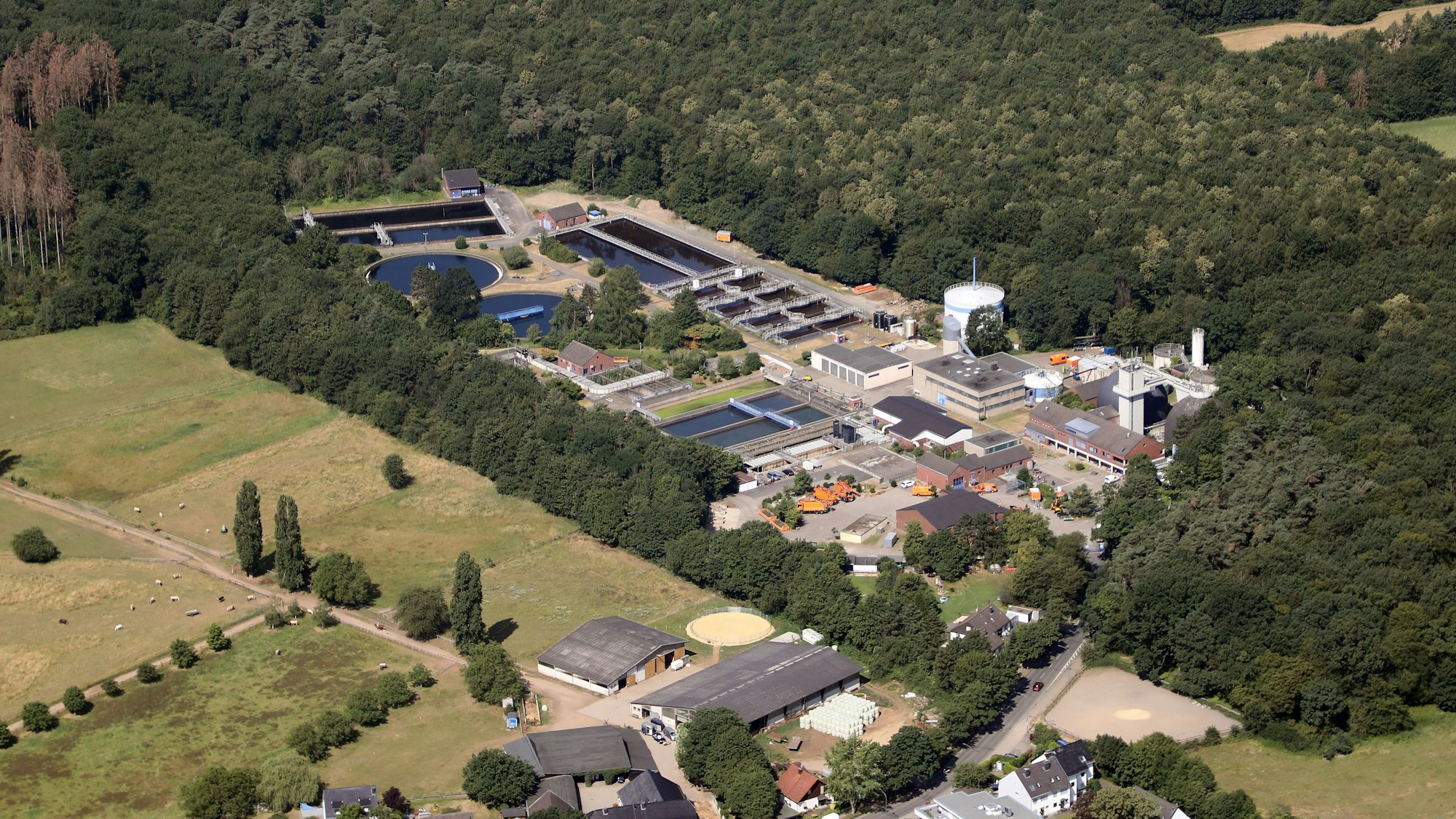 Das Klärwerk Beningsfeld aus der Luft.