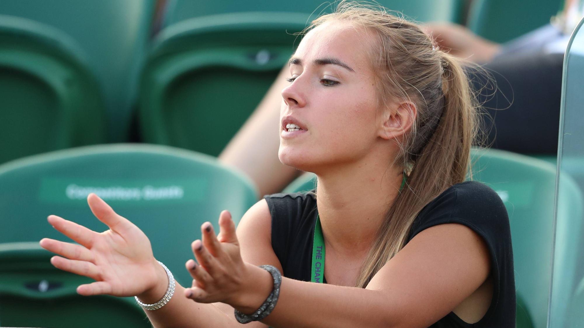 Bemelman s girlfriend Caroline Daxhelet pictured at a tennis game between Belgian Ruben Bemelmans ATP Tennis Herren 124) and South-African Kevin Anderson (ATP 42), in the third round of the men s singles at the Wimbledon grand slam tennis tournament at the All England Tennis Club, in southwest London, Britain, Friday 07 July 2017. BENOITxDOPPAGNE PUBLICATIONxINxGERxSUIxAUTxONLY x05128113x
s Girlfriend Caroline Pictured AT A Tennis Game between Belgian Ruben Bemelmans ATP Tennis men 124 and South African Kevin Anderson said ATP 42 in The Third Round of The Men s Singles AT The Wimbledon Grand Slam Tennis Tournament AT The All England Tennis Club in Southwest London Britain Friday 07 July 2017 BENOITxDOPPAGNE PUBLICATIONxINxGERxSUIxAUTxONLY x05128113x