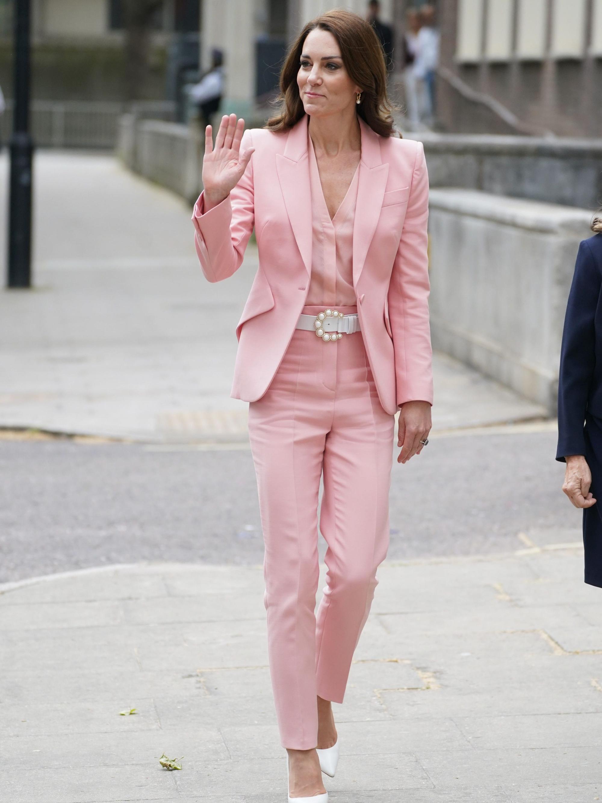 Kate, Prinzessin von Wales, Schirmherrin des Foundling Museum, winkt, als sie zu einem Besuch des Museums eintrifft.