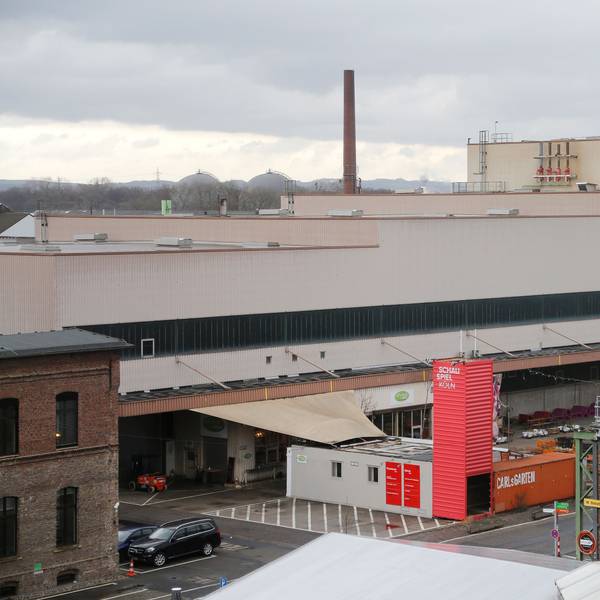 Schauspielhaus in Köln-Mülheim
Schauspiel Köln im Depot, seit der Spielzeit 2013/2014 gastiert dort gastiert das Schauspiel Köln auf dem Carlswerk-Gelände.