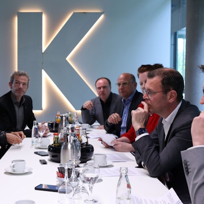 Bundeskanzler Olaf Scholz (SPD, l.) im Interview beim „Kölner Stadt-Anzeiger“.