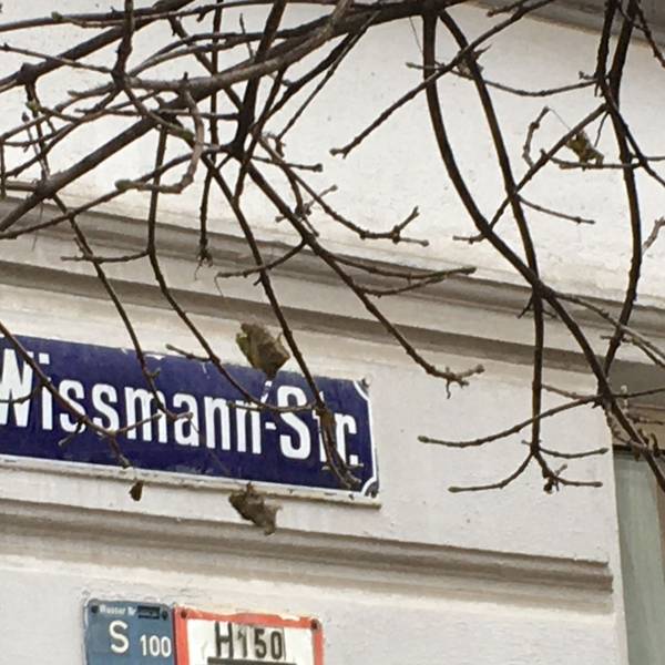 Ob dieser Straßenname noch lange Bestand hat, ist ungewiss. Foto: Rösgen