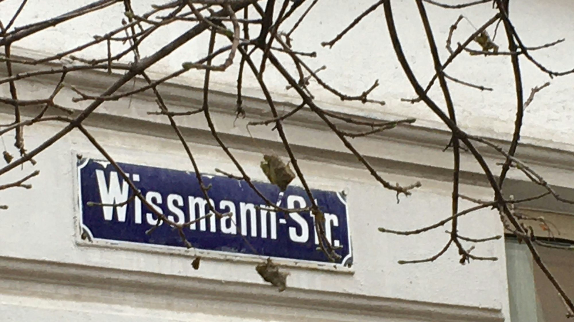 Ob dieser Straßenname noch lange Bestand hat, ist ungewiss. Foto: Rösgen