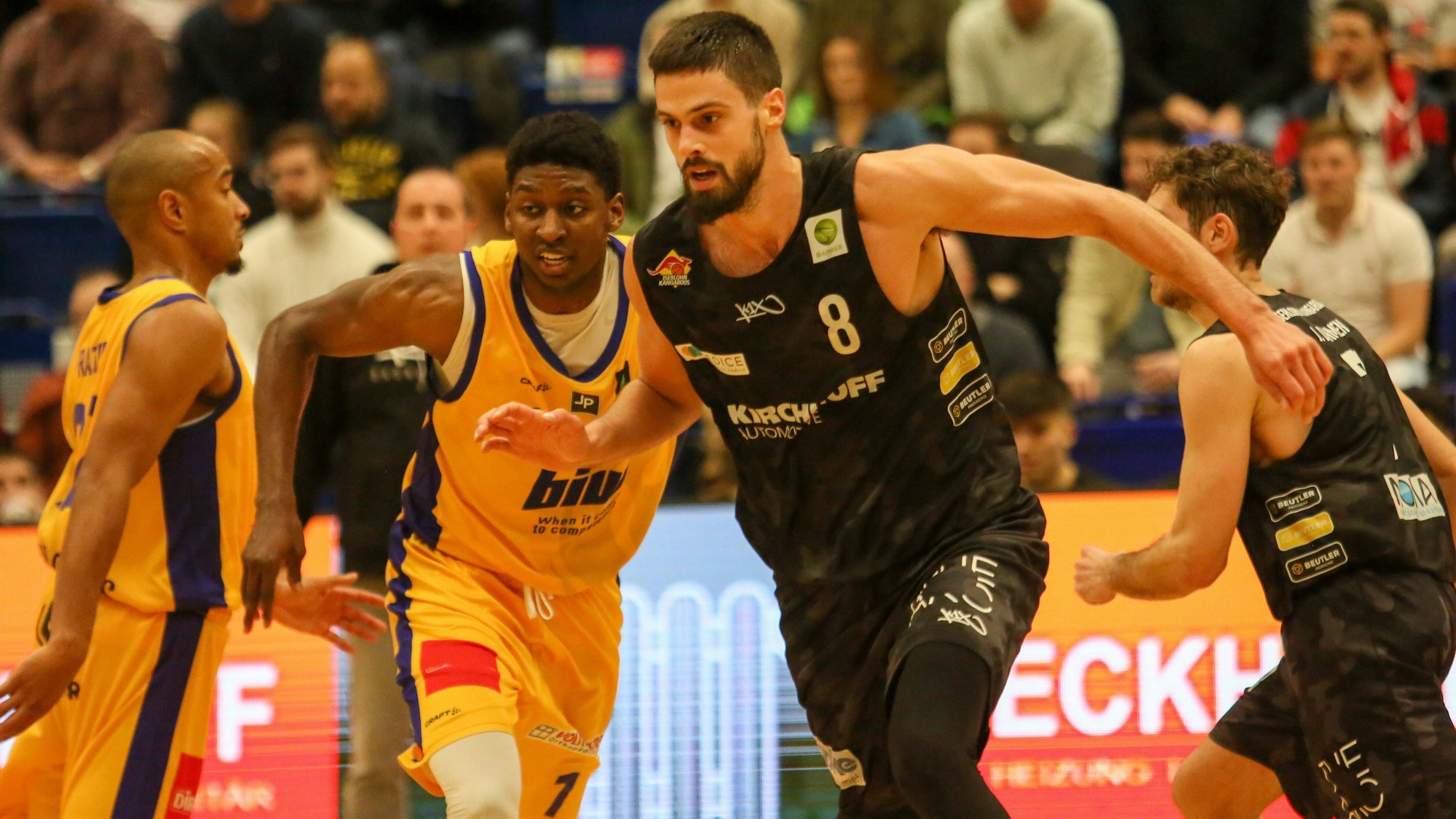 Germany, Schwelm, 07.01.2023, Schwelm Arena, EN Baskets Schwelm - Iserlohn Kangaroos - 2. BARMER Basketball Bundesliga ProB Nord, Calvin Eugene Oldham Jr EN Basktes Schwelm und Marko Boksic Iserlohn Kangaroos fighting for the ball Schwelm Schwelm Arena Northrine Westfalia Germany *** Germany, Schwelm, 07 01 2023, Schwelm Arena, EN Baskets Schwelm Iserlohn Kangaroos 2 BARMER Basketball Bundesliga ProB North, Calvin Eugene Oldham Jr EN Basktes Schwelm and Marko Boksic Iserlohn Kangaroos fighting for the ball Schwelm Schwelm Arena Northrine Westfalia Germany PUBLICATIONxINxGERxSUIxAUTxONLY eu-images-574