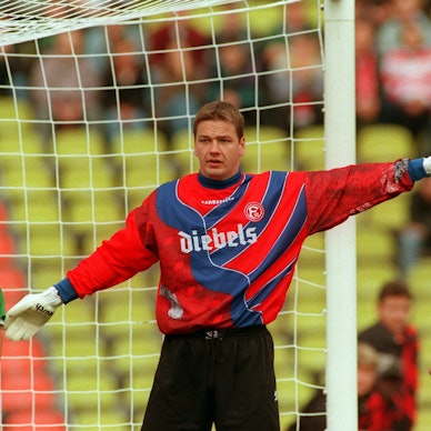 Georg Koch mit dem Gladbacher Jörgen Pettersson (l) und dem Düsseldorfer Rudi Istenic (r).