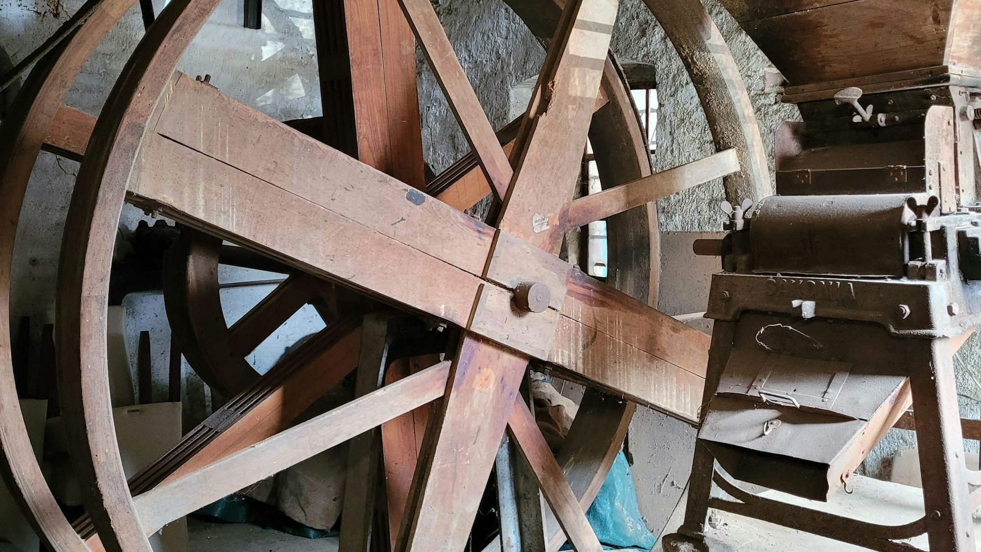 In der Paffendorfer Mühle ist die Mühlentechnik aus der Zeit um 1900 fast noch vollständig erhalten.