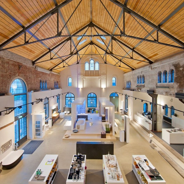 Einer der Ausstellungsorte ist das Alte Gaswerk an der Widdersdorfer Straße.