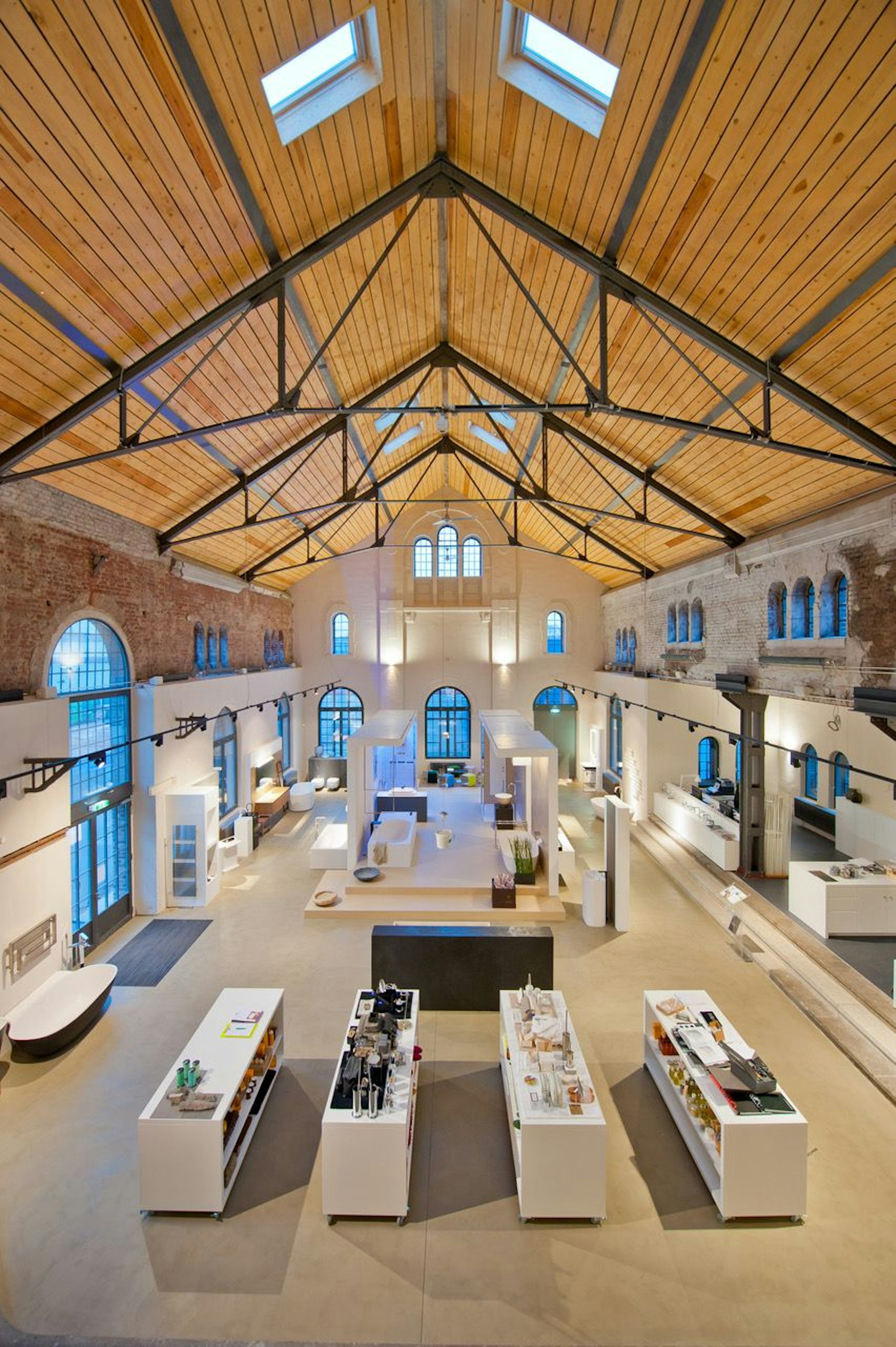 Blick in die hohe Halle des Alten Gaswerks