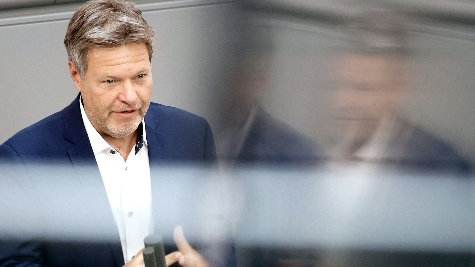 Robert Habeck spricht bei der Debatte des Deutschen Bundestages zum Gesetz gegen Wettbewerbsbeschränkung.