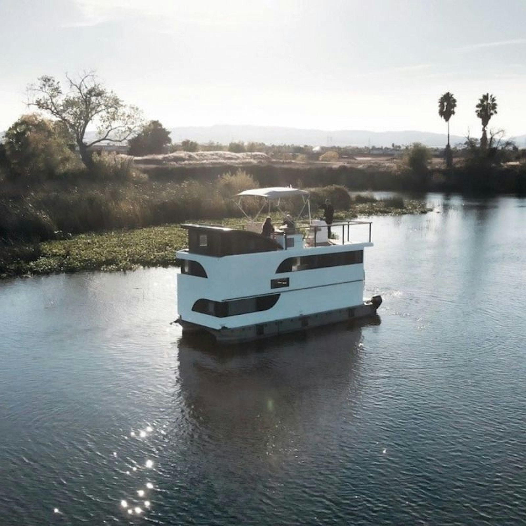 Ein Hausboot auf einem See