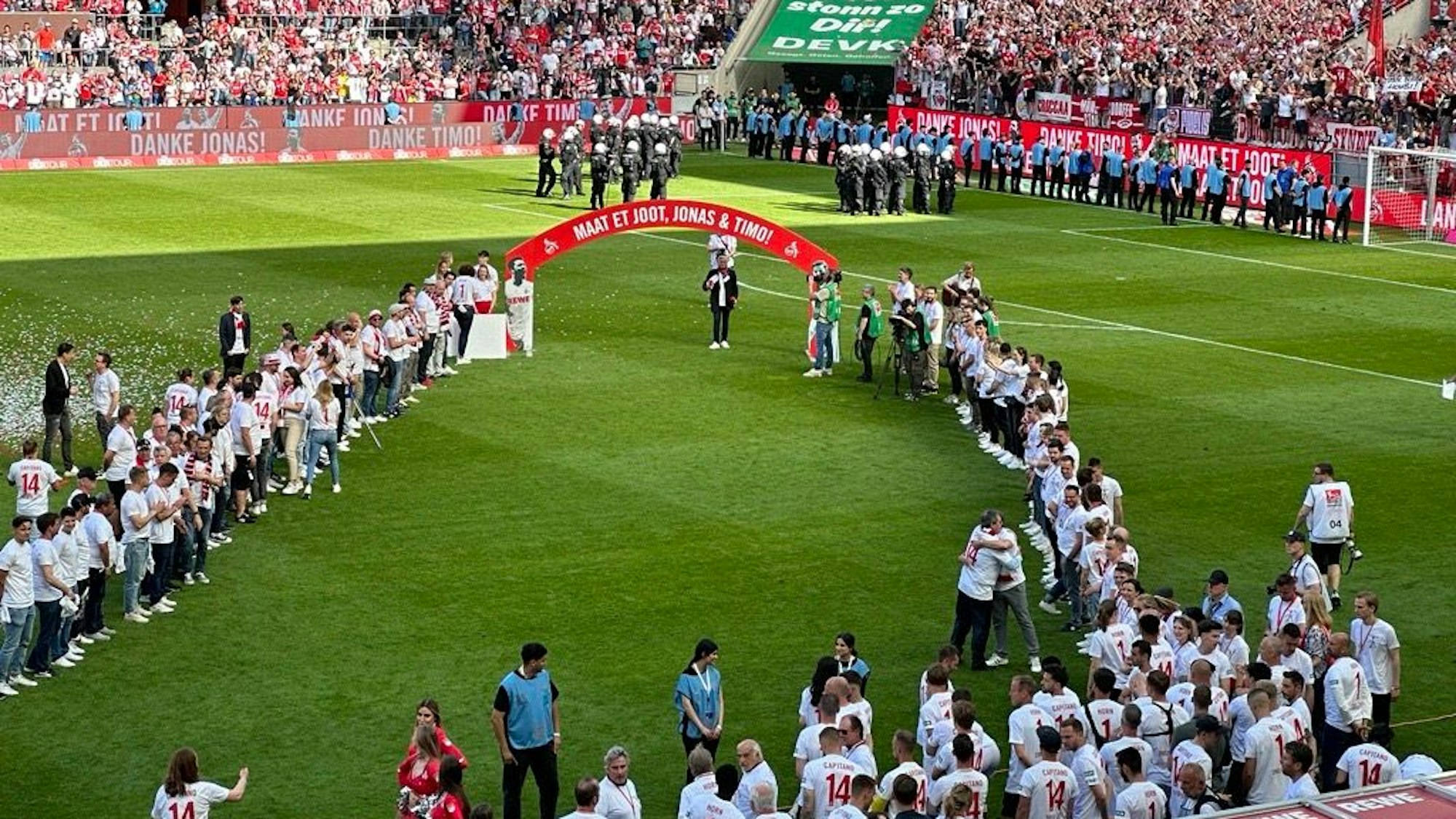 Verabschiedung in Köln: Hector und Horn treten ab.