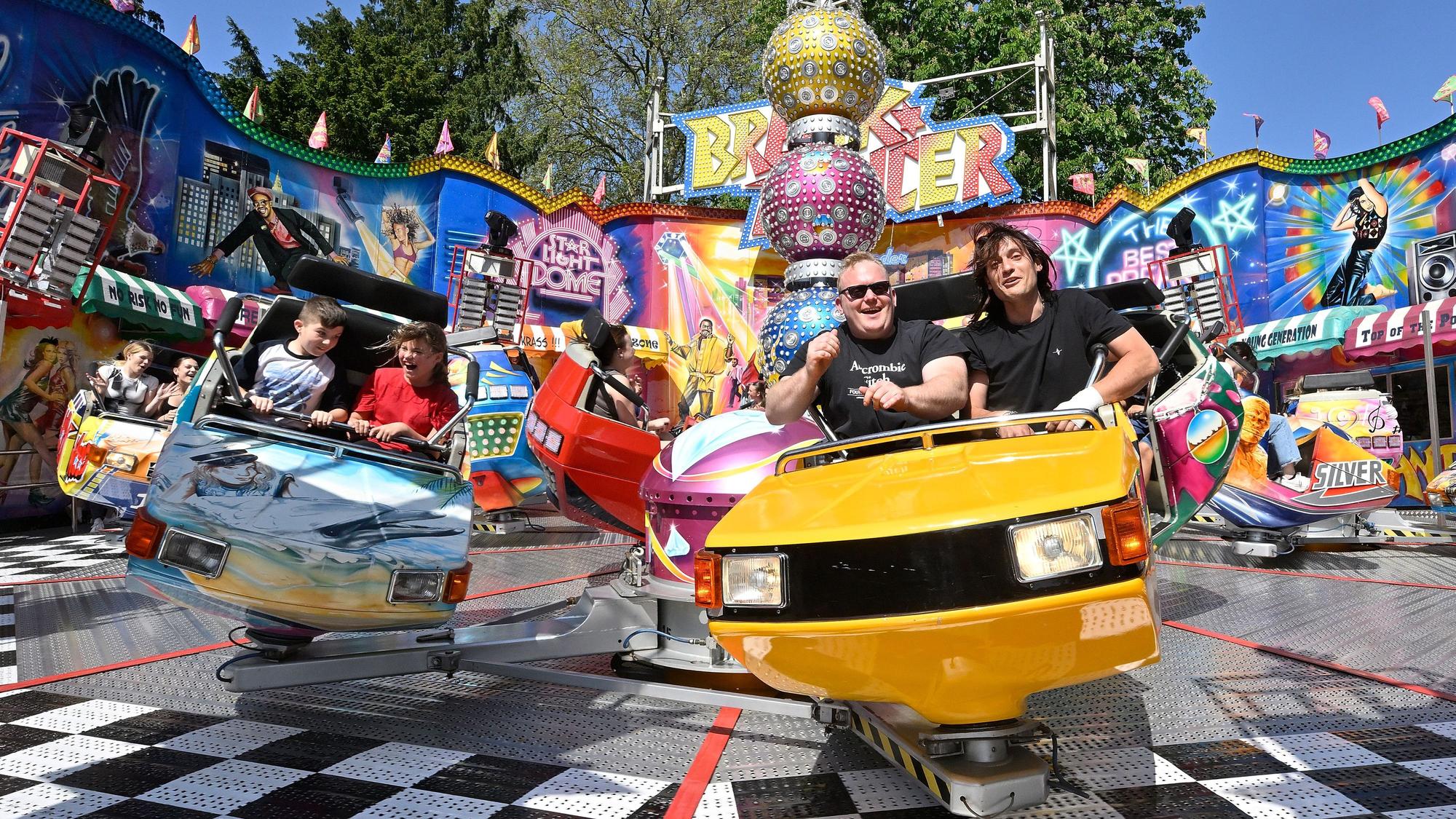 Fahrgeschäft auf der Pfingstkirmes 2023 in Bergisch Gladbach. (Archivbild)