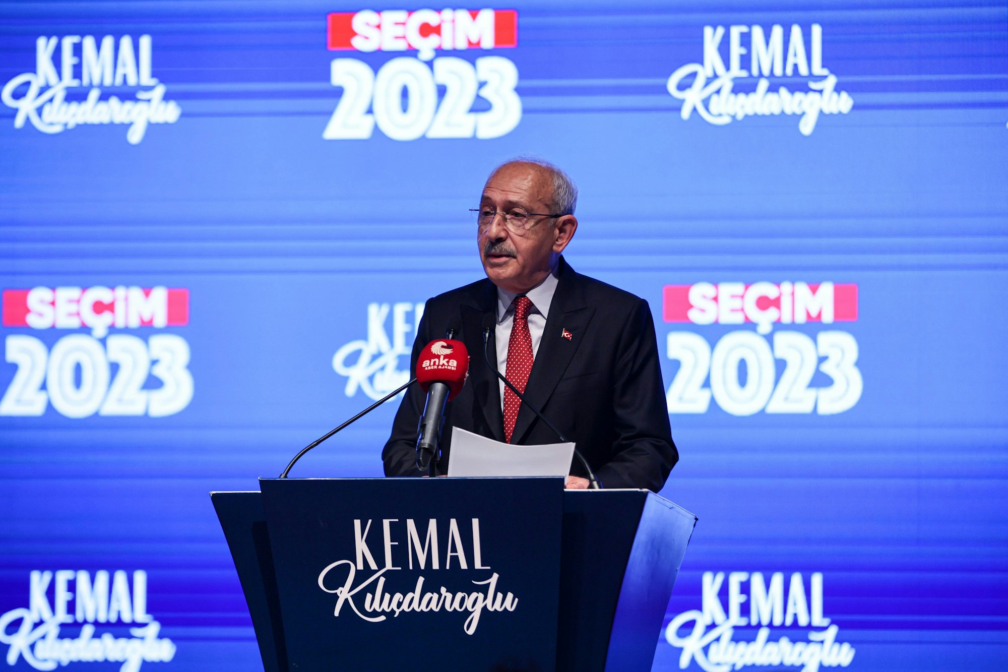Kemal Kilicdaroglu hat in einer Rede im CHP-Parteizentrum in Ankara nach den ersten Wahlergebnissen indirekt eine Niederlage eingestanden.