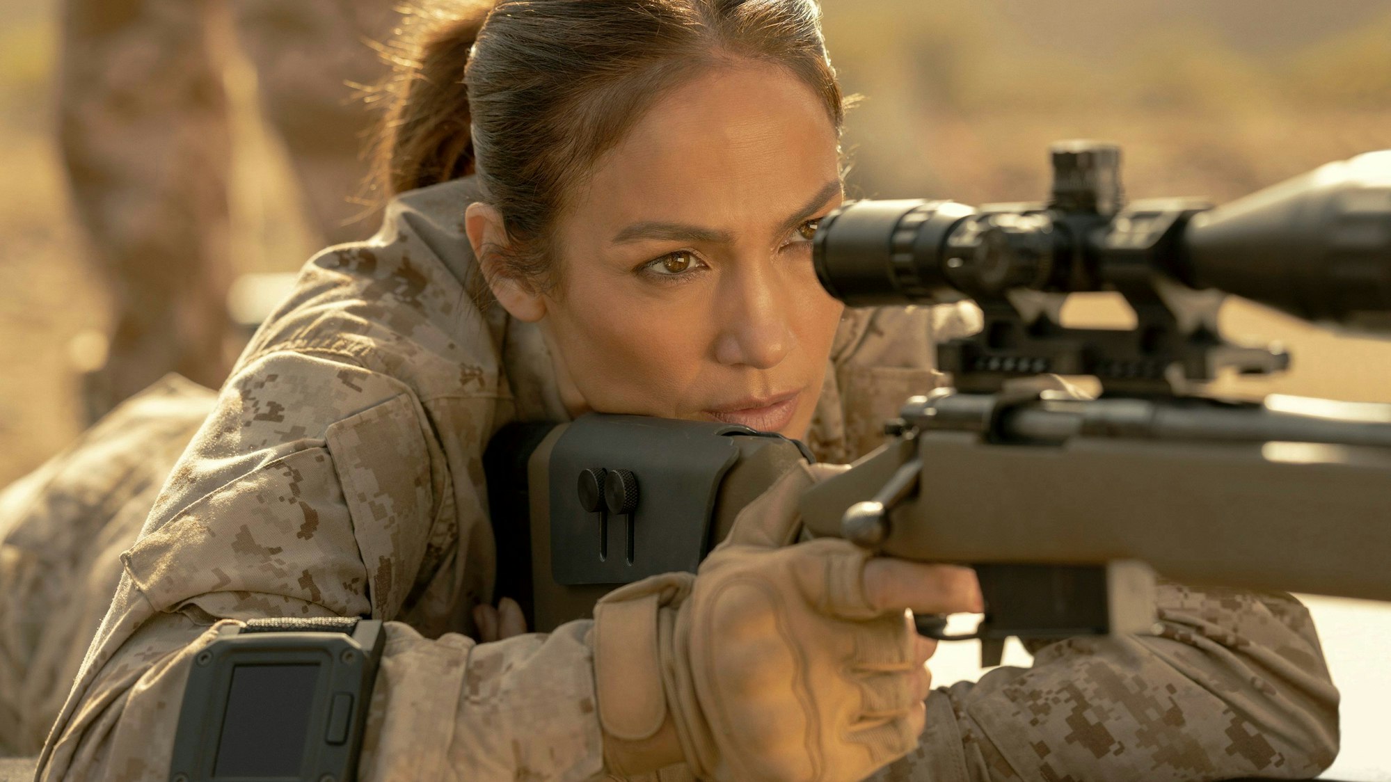 Jennifer Lopez in einer Szene der Netflix-Serie „The Mother“.