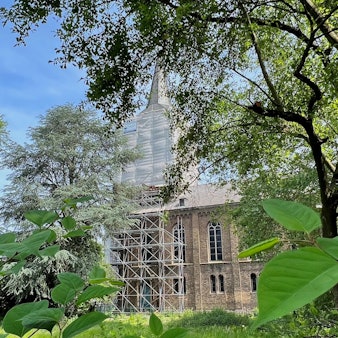 Außenansicht der Bielertkirche Opladen