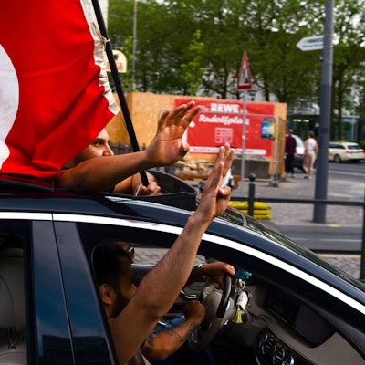 Türkeistämmige haben am Sonntag in Köln den Wahlsieg von Erdogan gefeiert