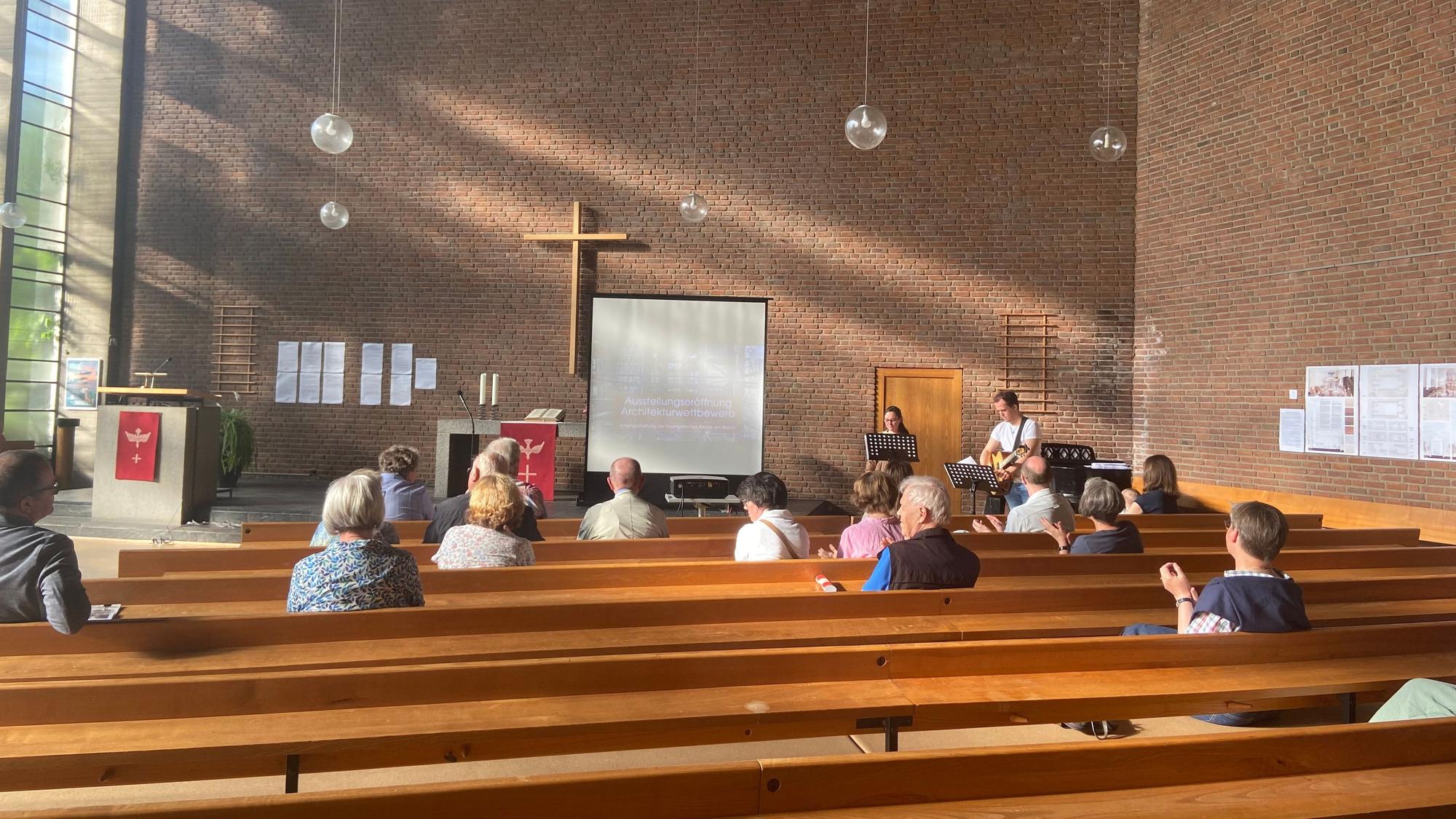 In der evangelischen Kirche in Quettingen wurden die Pläne für die Bielertkirche vorgestellt.