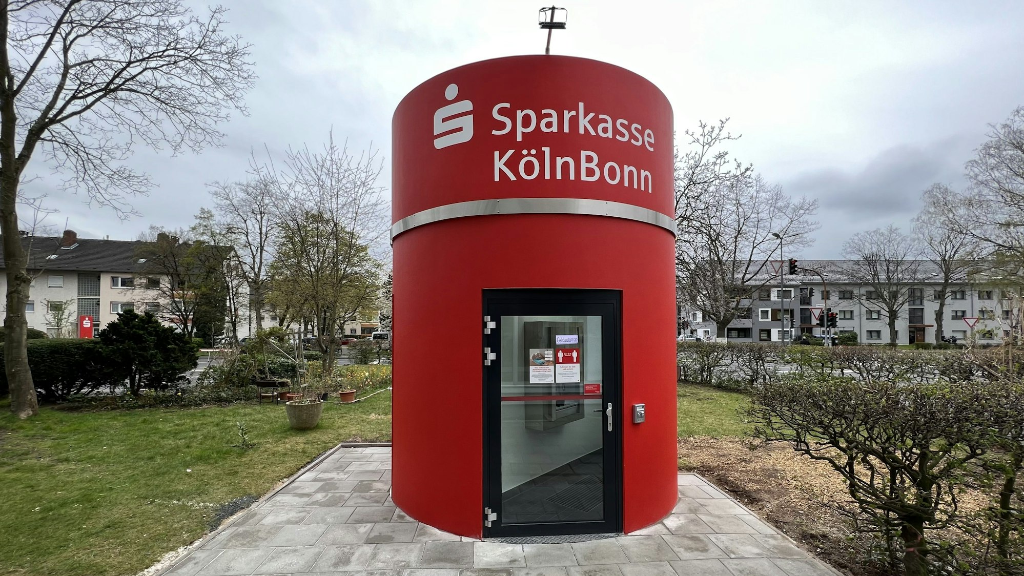 Selbstbedienungspavillon der Sparkasse Köln-Bonn in Porz-Grengel.