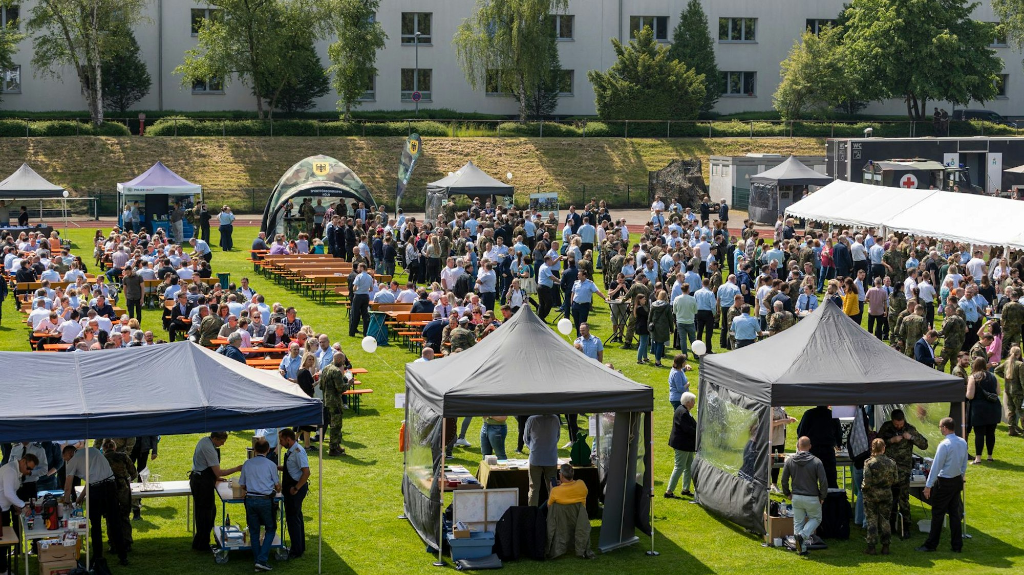 Das Bundesamt für Personalmanagement der Bundeswehr feierte zehnjähriges Bestehen in der Lüttich-Kaserne.