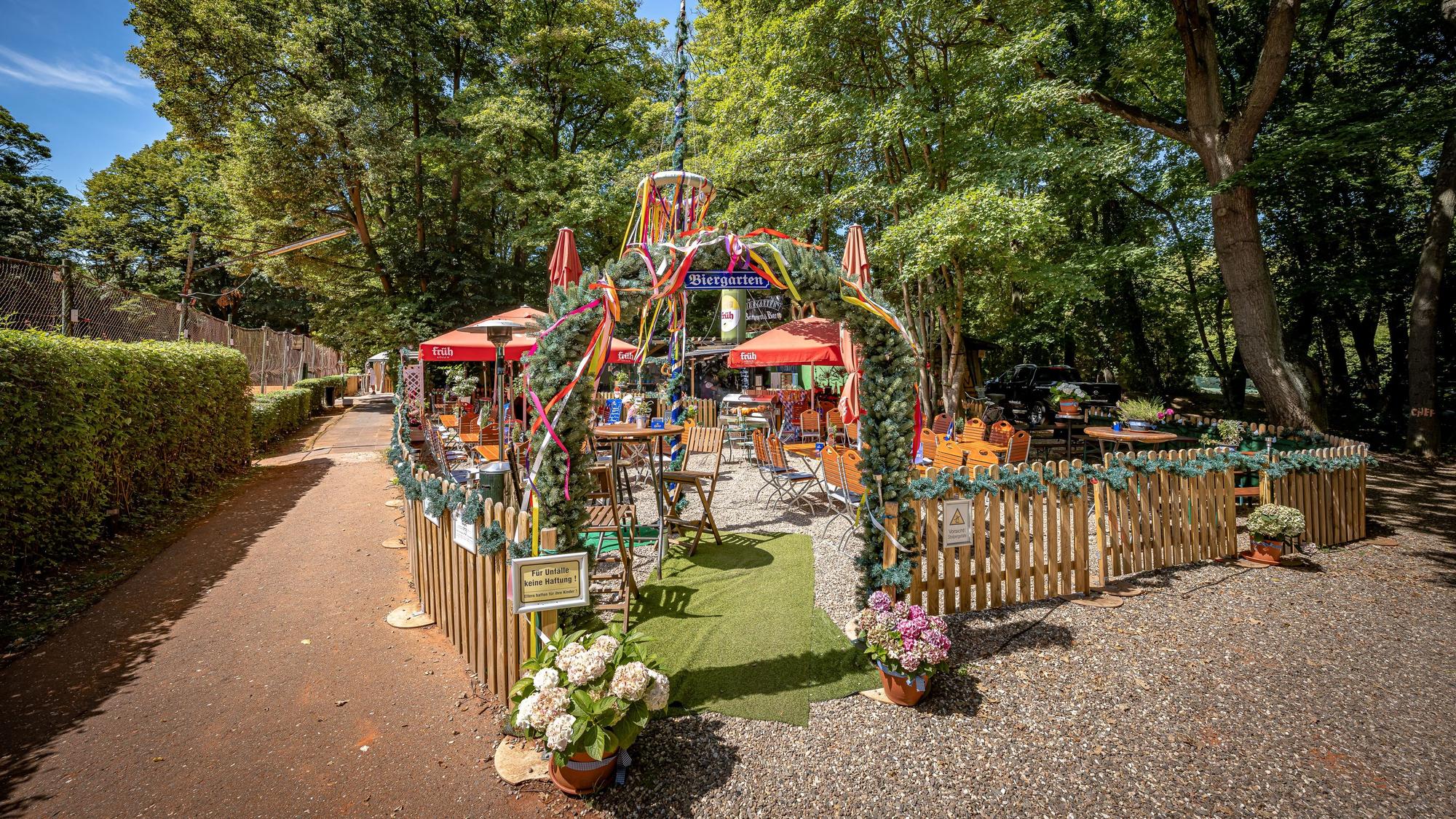 Blick auf den Biergarten in Köln-Rodenkirchen.