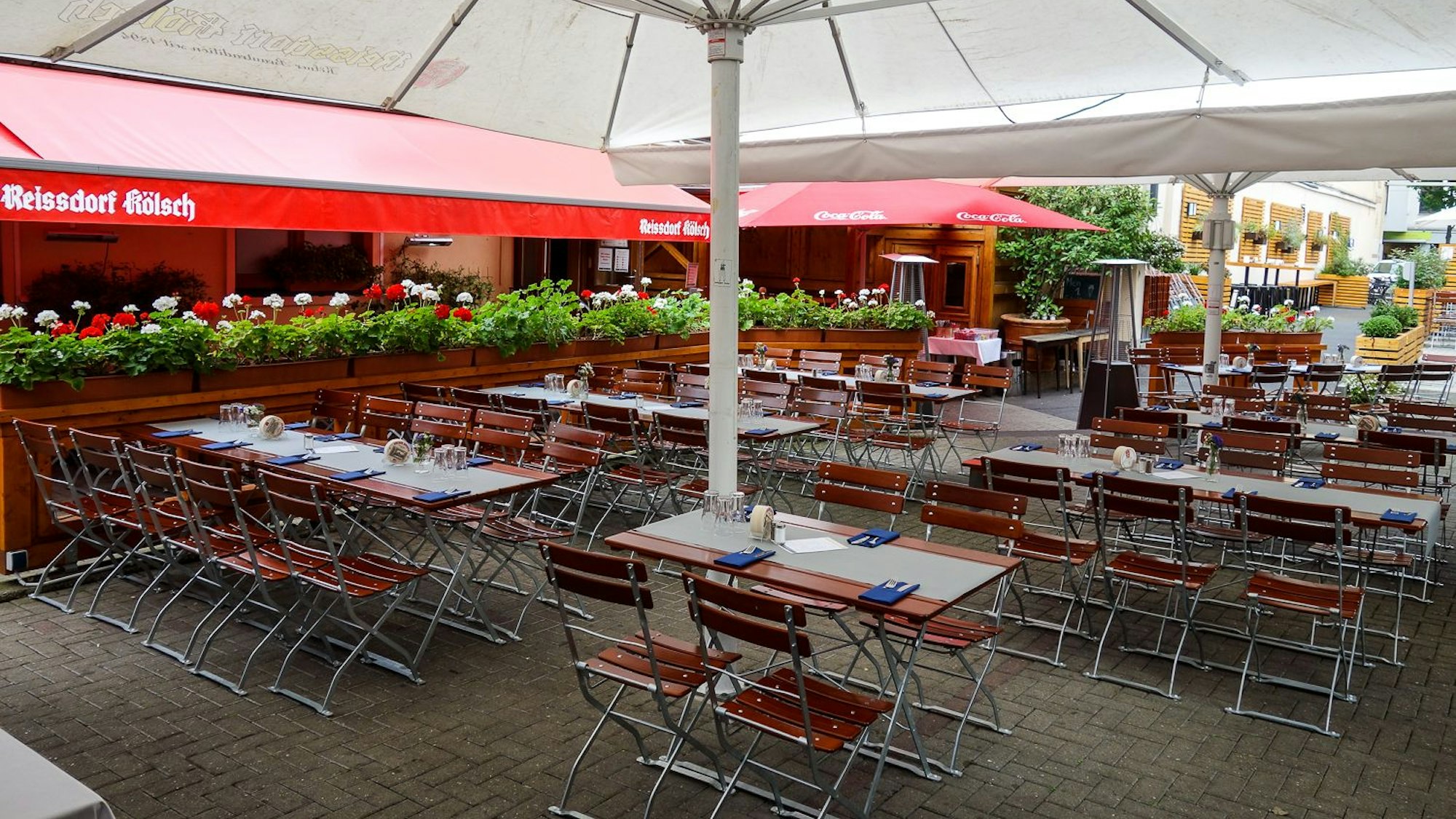 Der Biergarten von Haus Unkelbach in Köln.