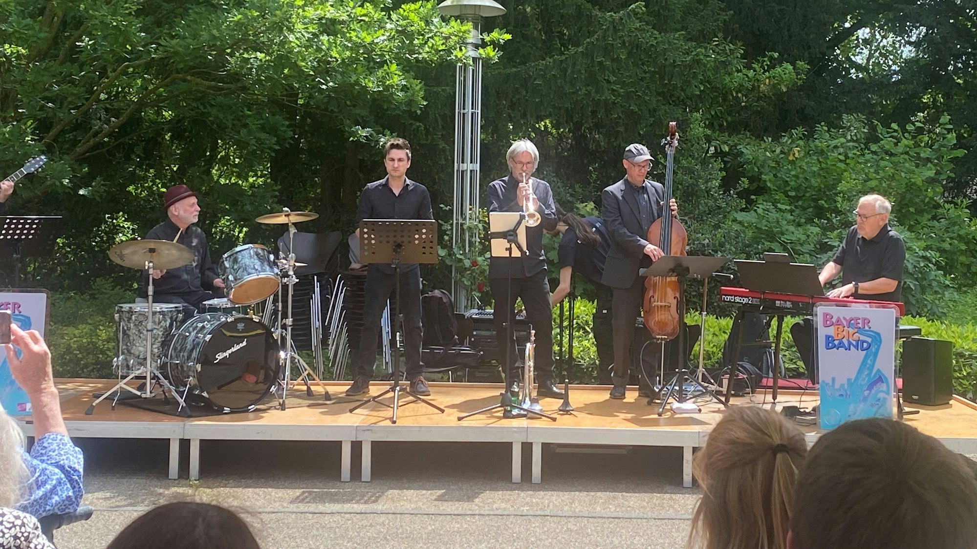 Musiker der Bayer Big Band beim Tag der offenen Tür